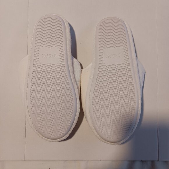 PROFOOT WOMEN'S WHITE WRAP SLIPPERS NWT - Picture 2 of 5